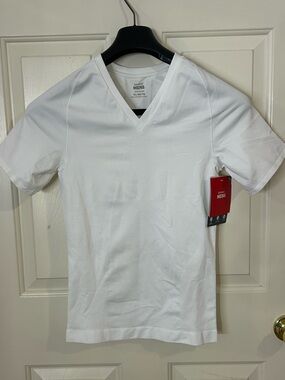 Spanx Shirt Mens XL White Ultra Sculpt Seamless V Neck Compression Undershirt